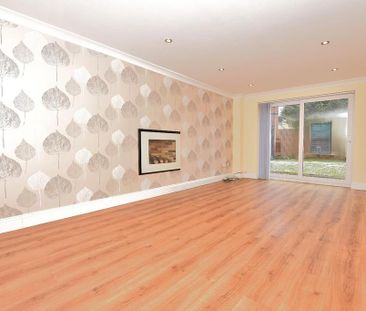 4 bedroom detached house to rent - Photo 3