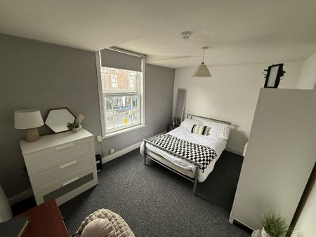 1 bedroom in a house share to rent - Photo 3