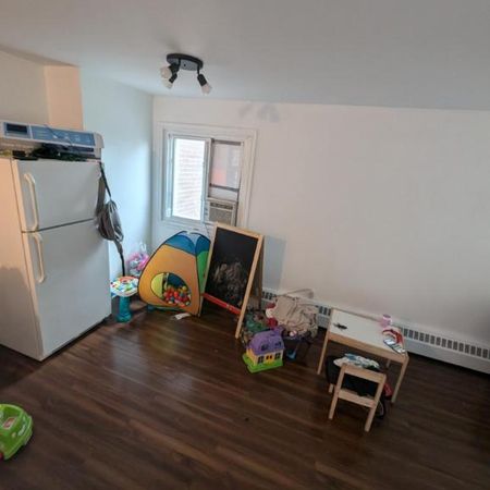 4 1/2 à louer à Longueuil, 1300$/mois (Chauffage et eau chaude inclus) - Photo 3