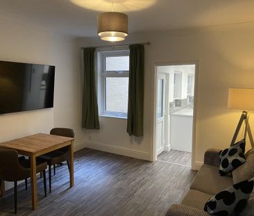 4 bedroom terraced house to rent - Photo 1