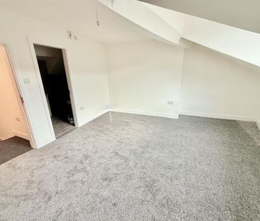 5 bedroom flat to rent - Photo 2