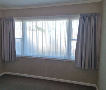 Large Family Home - Photo 6