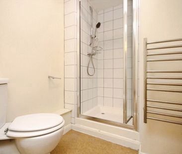 Victoria Street, Englefield Green, Egham, Surrey, TW20 0QX - Photo 3