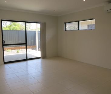 ** Lovely Easy Care Unit !! - Photo 1