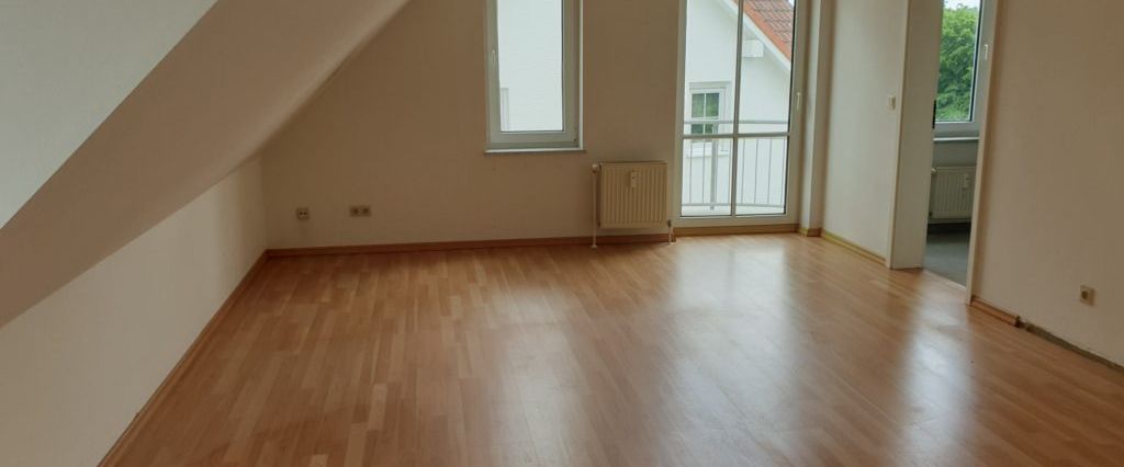 Gemütliche 2-Zi-Dachgeschosswohnung mit Balkon in ruhiger Stadtrandlage von Dresden. - Foto 1