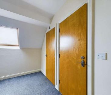 Ross Court View, Rock Park, Rock Ferry, CH42 - Photo 4