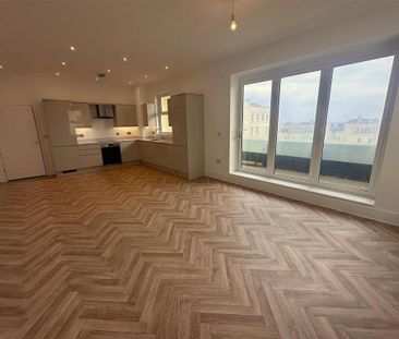 3 bedroom flat to rent - Photo 1