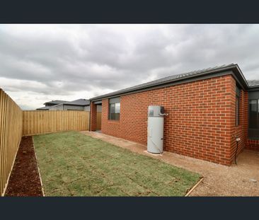 22 Mirage Avenue, Berwick, Vic 3806 - Photo 1