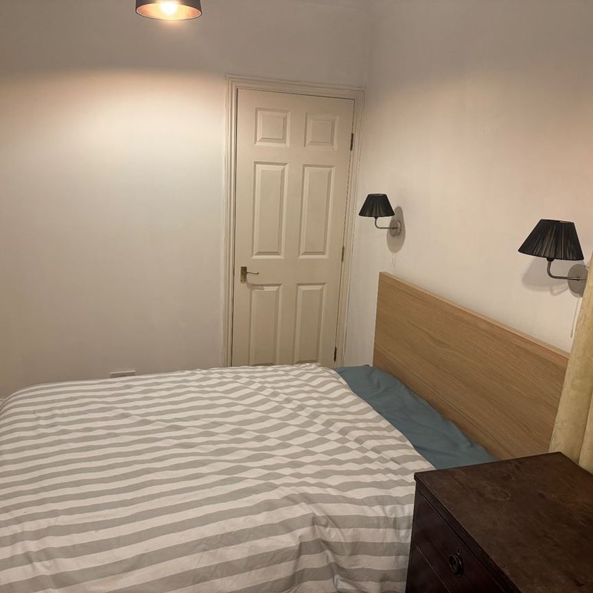 Room in a Shared House, North End Road, SW6 - Photo 1