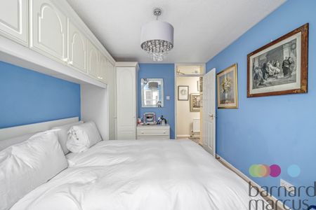 Hutton Grove, London - Photo 3