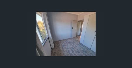 3-Bedroom Top-Level Unit – Steps from Barney Point Beach! - Photo 5