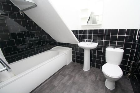 2 bedroom maisonette to rent - Photo 5