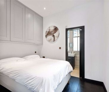 Stunning two bedroom, two bathroom first floor flat overlooking gar... - Photo 6