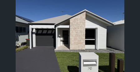 BRAND NEW, IMPRESSIVE 3-BEDROOM HOME! - Photo 2