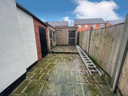 3 bedroom House To Let - Photo 5