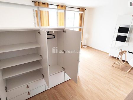 Pronájem bytu 1+kk 37 m2 - Фото 4