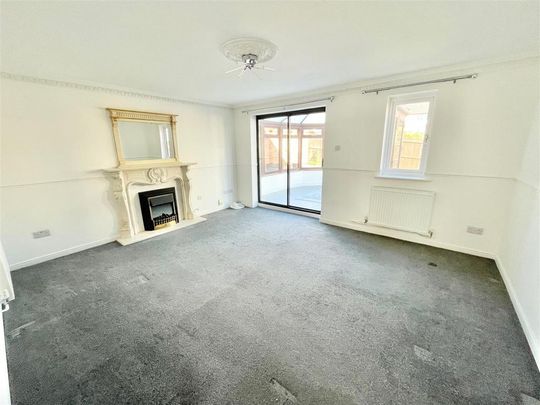 4 bedroom detached house to rent - Photo 1