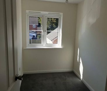 3 bedroom terraced house to rent - Photo 5