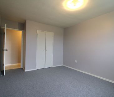 For Lease - 18 HOLLAND Street Unit# 18, St. Thomas, Ontario - Photo 5
