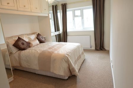 3 Bed Flat, Ealing Broadway, W5 - Photo 4