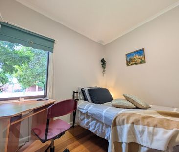 Blackburn South - Photo 4