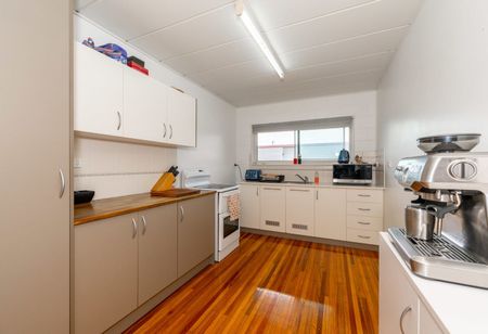 19a Silky Oak St, Kirwan QLD 4817 - House For Rent - $460 | Domain - Photo 3