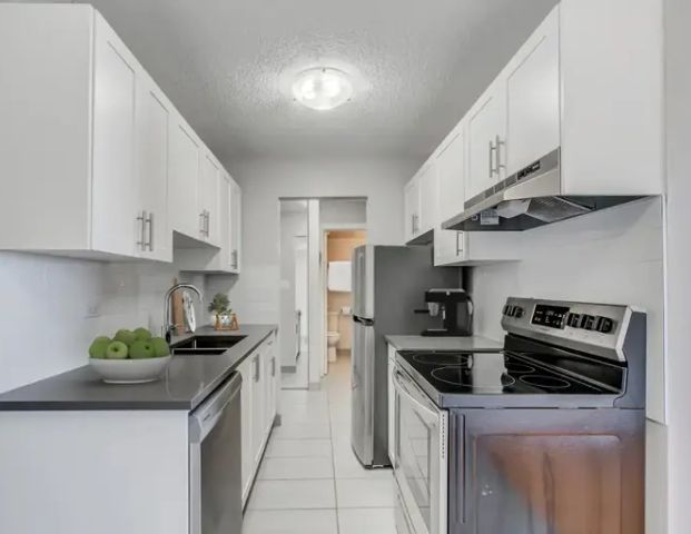 1711 25th Ave SW | 1711 25th Ave SW, Calgary - Photo 1