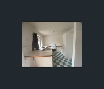 2 bedroom duplex in good condition - Photo 4