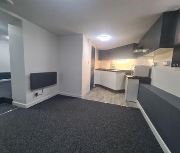 1 bedroom flat to rent - Photo 2