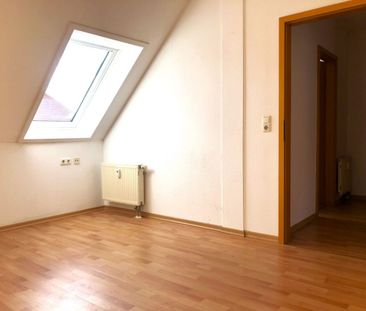 Schicke 2-Zimmer DG-Wohnung mit Balkon, Einbauküche, PKW-Stellplatz... - Photo 3