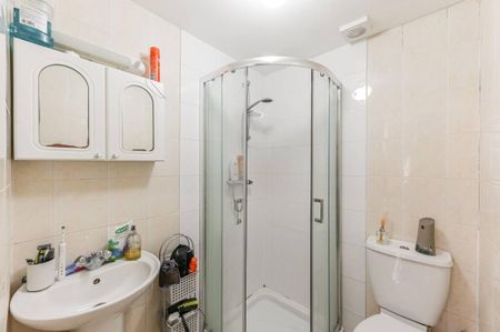 Studio Flat, Cromwell Road, SW5 - Photo 5