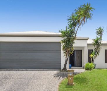 Large Family home In Bentley Park! - Photo 1