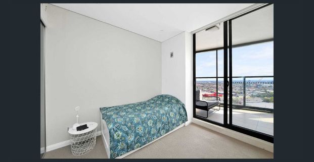 Modern One-Bedroom Apartment with Resort-Style Facilities - Photo 1