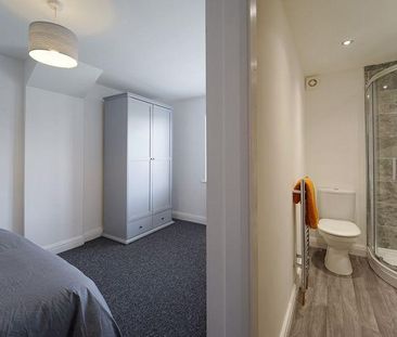 5 bedroom semi-detached house to rent - Photo 3