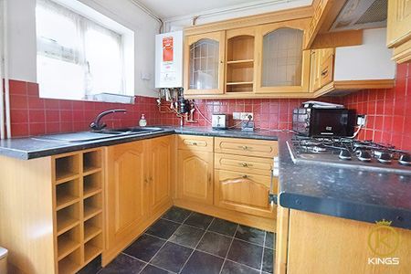 3 bedroom semi-detached house to rent - Photo 4