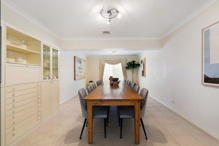 LIGHTFILLED FAMILY HOME - Photo 3