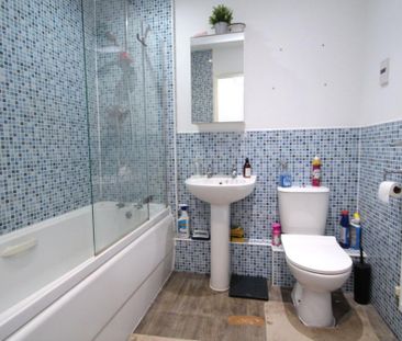 2 bedroom flat to rent - Photo 6