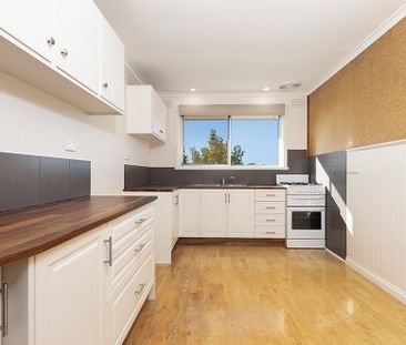 Comfortable Living In The Perfect Location - Photo 3