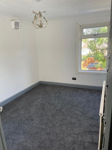 3 bedroom block of apartments to rent - Photo 4