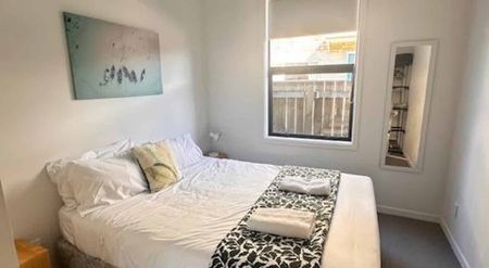 Fully Furnished Lock up and Leave - Photo 3