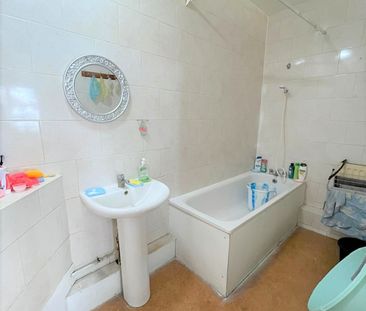 1 Bed Flat, High Road, IG1 - Photo 3