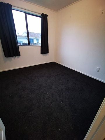 Ranui, 3 Bedrooms - Photo 4