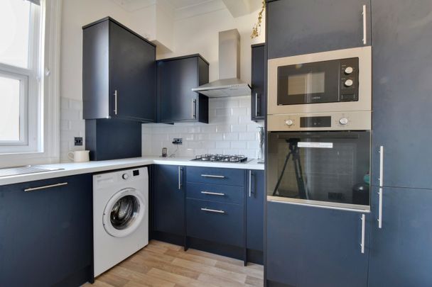 3 bedroom apartment to rent - Photo 1