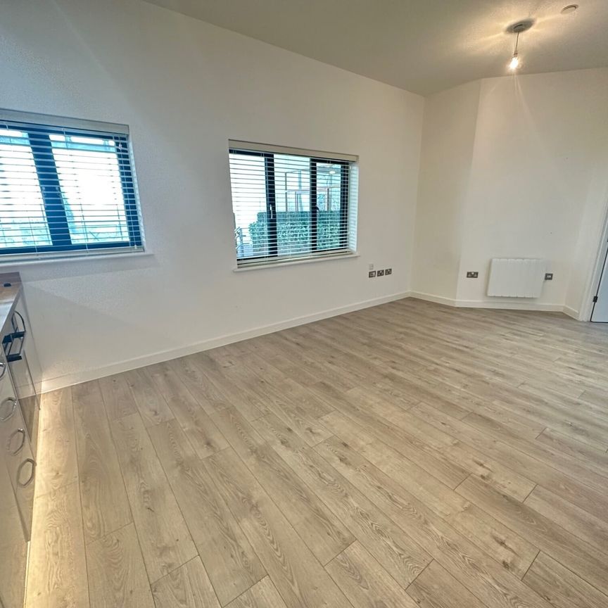 Edinburgh Gate, Harlow - Photo 1