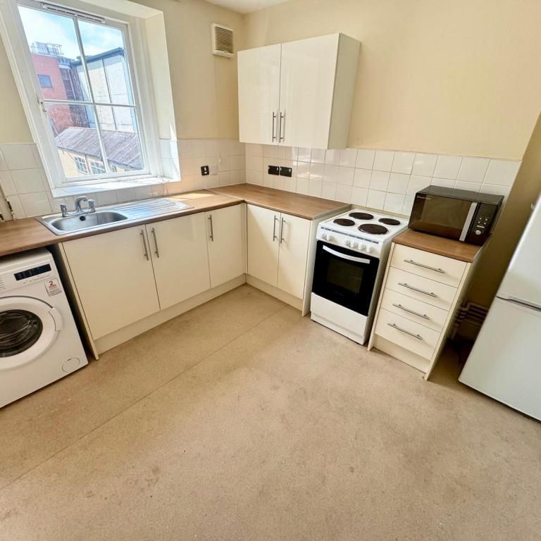 1 bedroom flat to rent - Photo 1