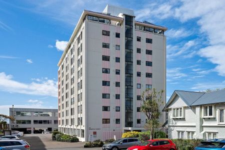Tranquil City Living at 70 Hobson Street, Thorndon - Photo 4