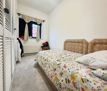 Haydon Place, Guildford, Surrey, GU1 4NE - Photo 3