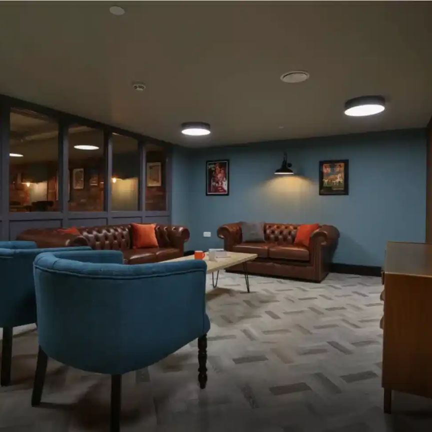 Bronze Studio - Photo 1