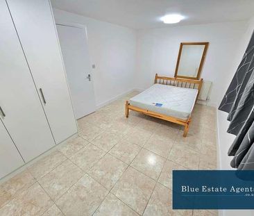 Wentworth Road, Southall, UB2 - Photo 2