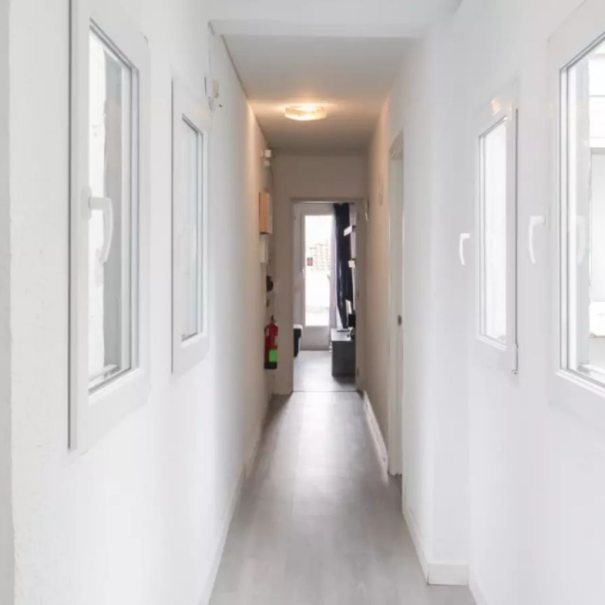 2-bed apartment with terrace in Madrid center for rent - Foto 1